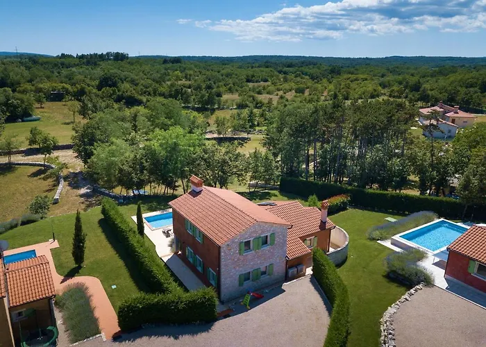 Villa Goretini With Private Pool Nedeščina